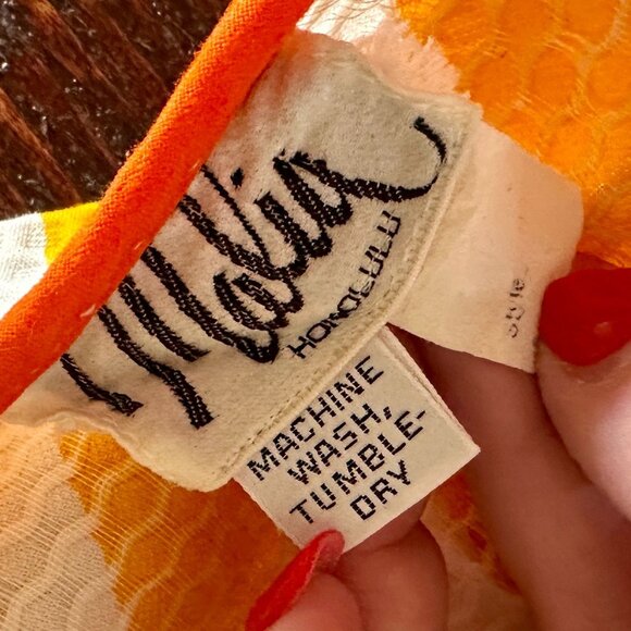 Woman's Malia Honolulu Vintage 60s 70s Roses Dress Psychedelic Hawaiian Dress - Picture 7 of 8